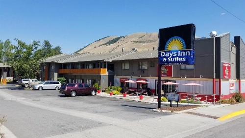 Days Inn and Suites by Wyndham Downtown Missoula-University image 1