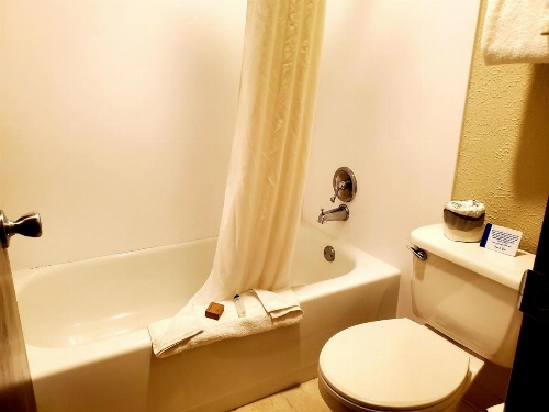 Days Inn and Suites by Wyndham Downtown Missoula-University image 5